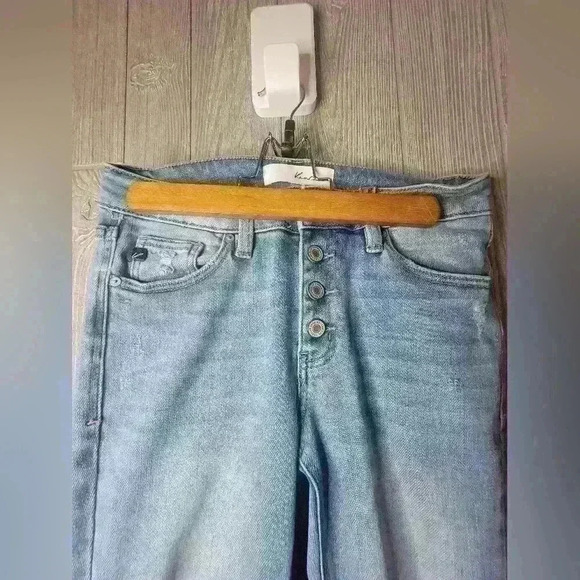 Kancan flare jeans with 4 button-down up fly. Size 5/26 - Picture 2 of 7